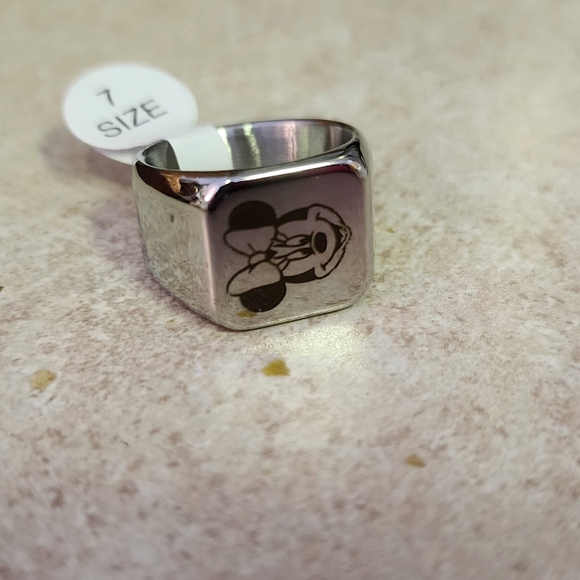New Stainless Steel Disney Minnie Mouse Ring Size 7 - Picture 4 of 4